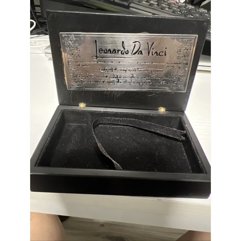 The Noble Collection Leonardo Da Vinci Velvet Case